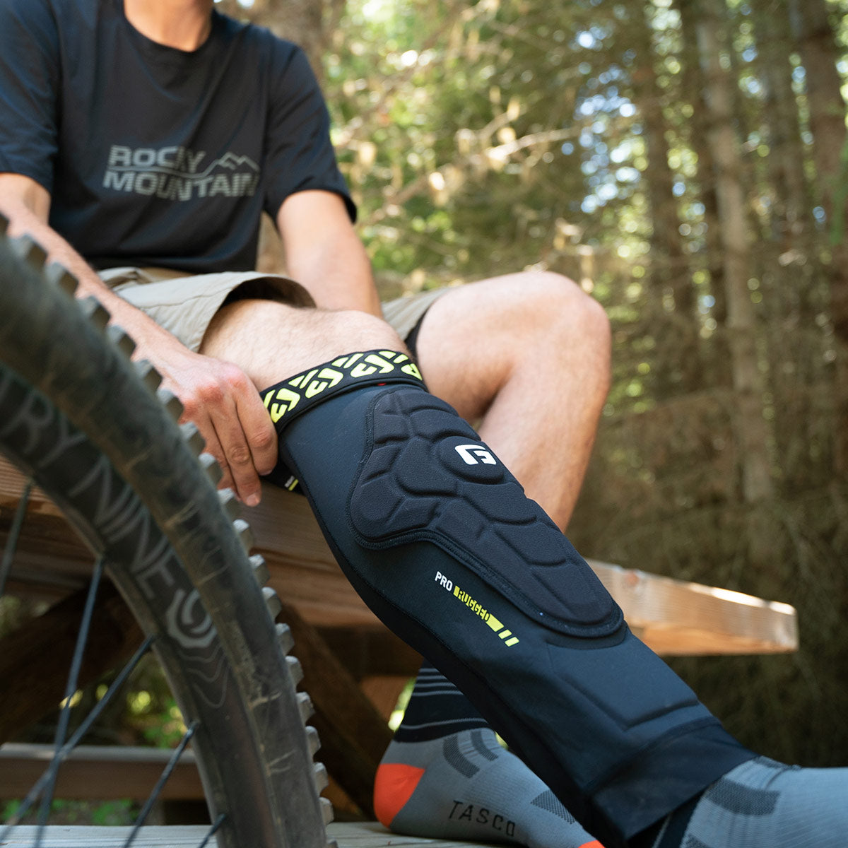 G-Form Pro-Rugged 2 MTB Knee Guards - Black