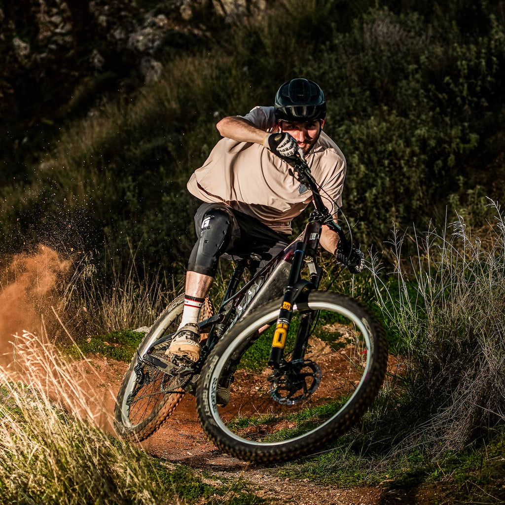 G-Form X4 MTB Knee Guards - Black